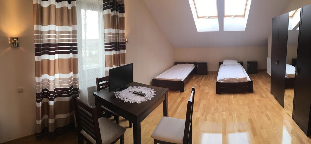 Noclegi Julia Stopnica Pacanow Mietel Buitenkant foto